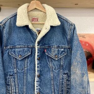 Levi's Classic Blue Denim Jacket with Cream Sherpa